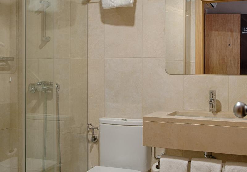 اتاق استاندارد سه نفره, Oslo