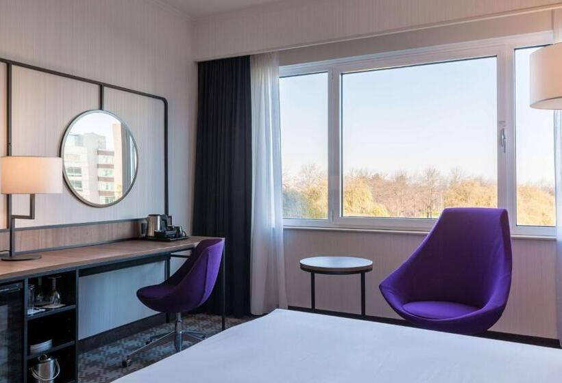 Полулюкс, Radisson Blu Hotel Amsterdam Airport, Schiphol