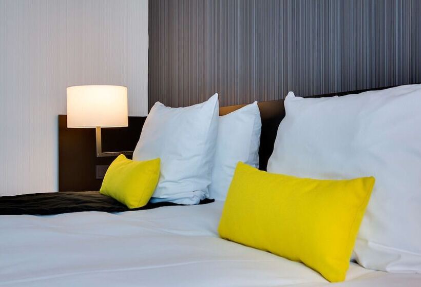 Номер Премиум, Radisson Blu Hotel Amsterdam Airport, Schiphol