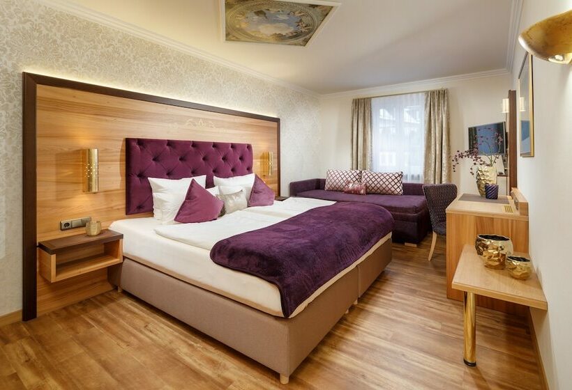 Номер Deluxe, Schlosskrone