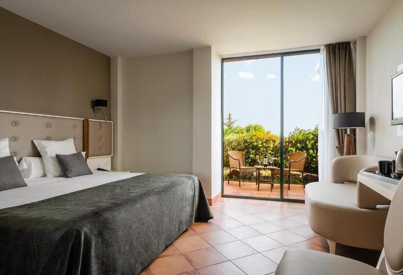 Номер Superior с Террасой, Torremirona Golf & Spa