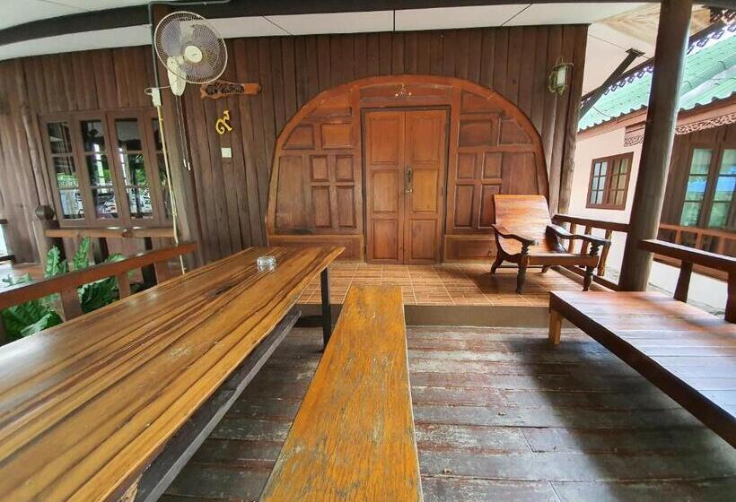 بنگله خانوادگی, Benjaporn Bungalow
