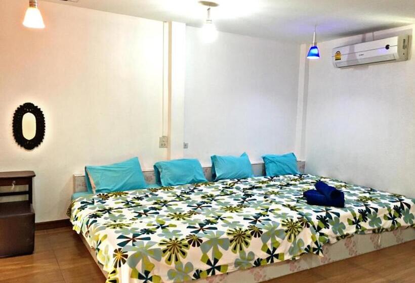 اتاق استاندارد چهار تخته, Benjaporn Bungalow