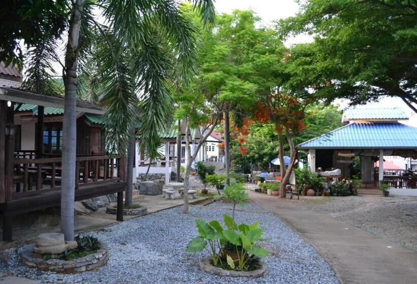 בונגלו משפחתי, Benjaporn Bungalow