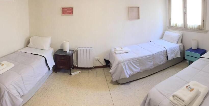 Quarto Triplo Estandar, Casa Nanet