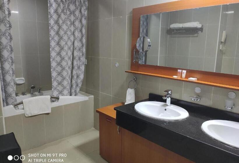 سوییت لوکس, Conference Hotel , Abeokuta