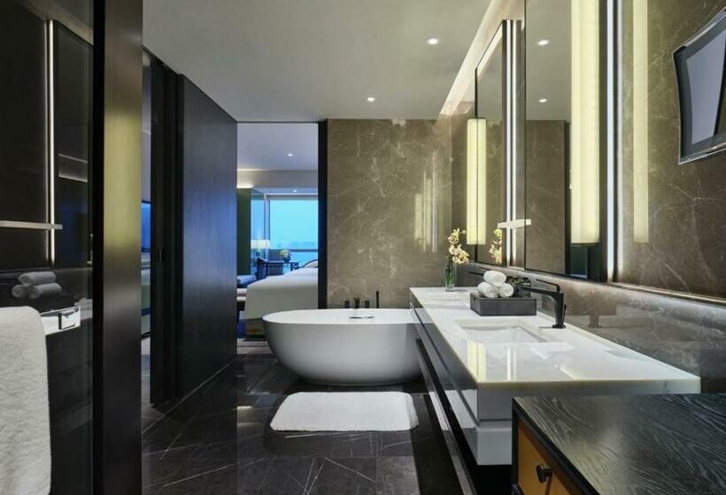 Номер Deluxe, Intercontinental Xi An North, An Ihg