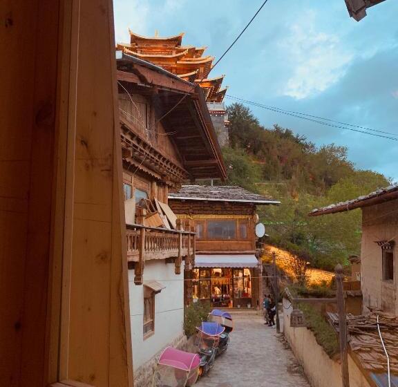 Президентский Люкс, Shangri La Xiangye Listen To The Rain