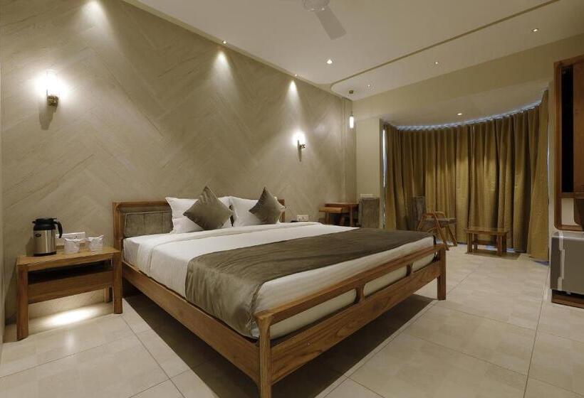 带阳台的豪华间, Artilla Inn