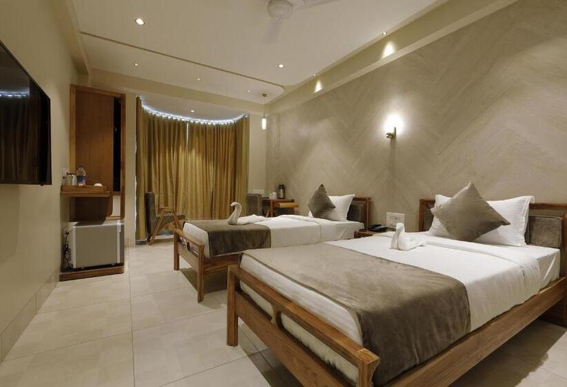 高级大房间, Artilla Inn