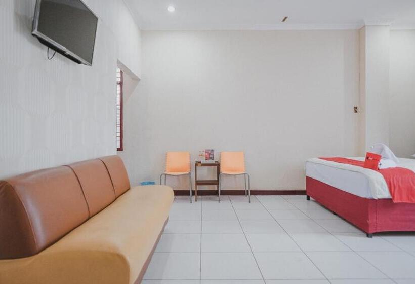 주니어 스위트, Reddoorz Plus Near Istana Maimun Medan
