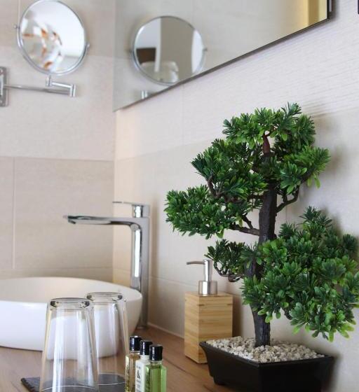 Номер Стандарт с Гидромассажем, Baobab Suites