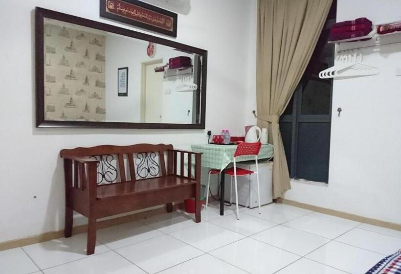 Номер Superior Вид на Бассейн, Vista Alam Roomstay Homestay