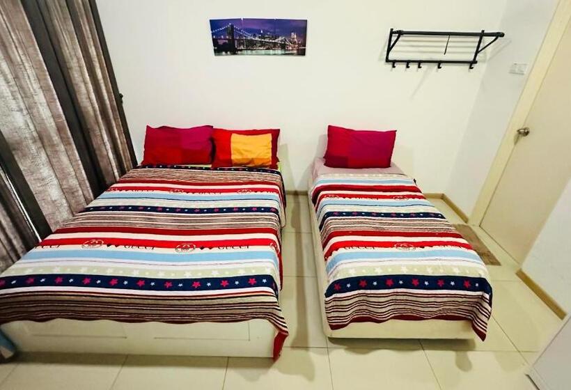 Студио Стандарт Вид на Бассейн, Vista Alam Roomstay Homestay