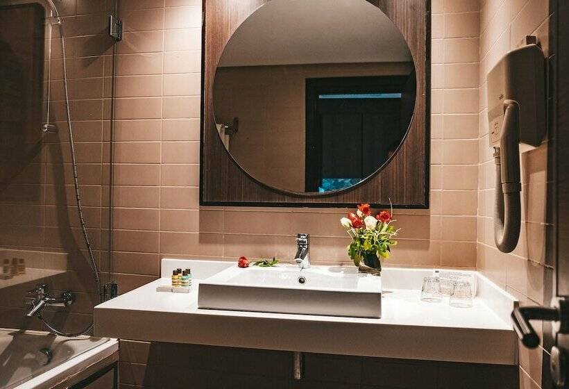 اتاق استاندارد چهار تخته با چشم‌انداز دریا, Rosa Beach Thalasso and Spa