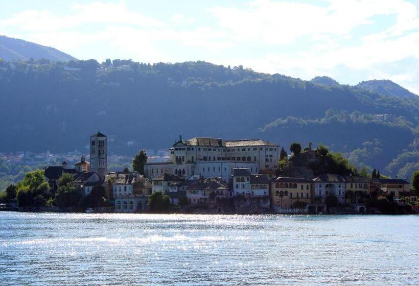 Suite with lake view, B&b Al Dom