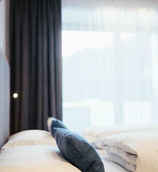 Номер Стандарт с Балконом, Berghotel Sanví