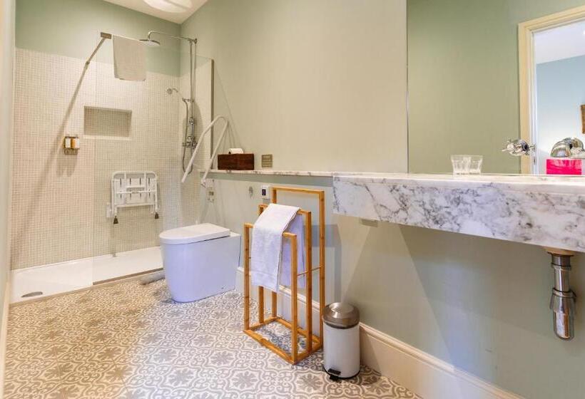 Номер Стандарт Вид на Сад, Chippenham Park Garden Rooms