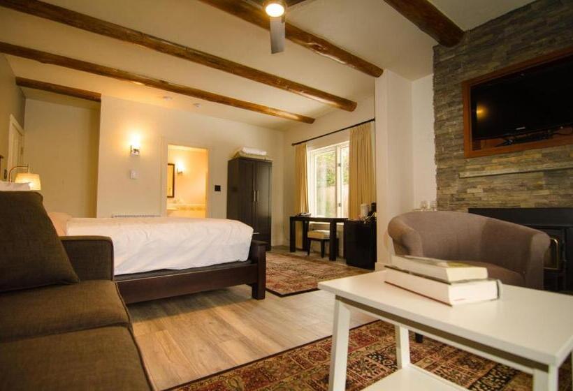 带大床的标准工作室, Galiano Oceanfront Inn & Spa