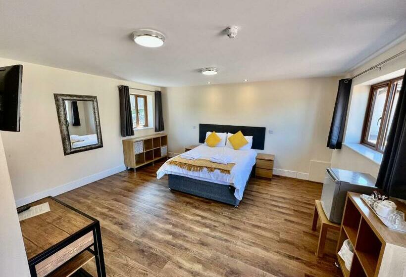 Quarto Estandar, Lillypool Farm