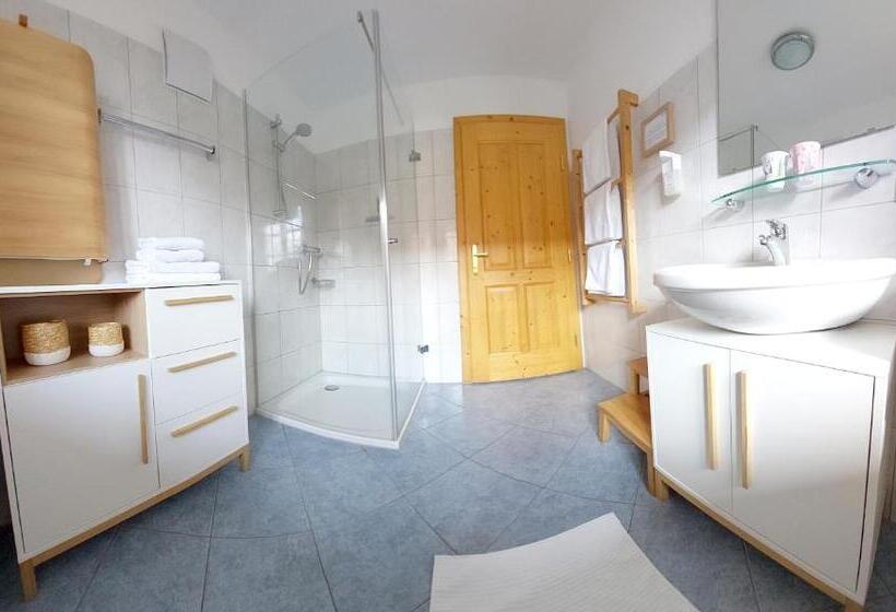 Апартаменты 3 Спальни, Weslhof