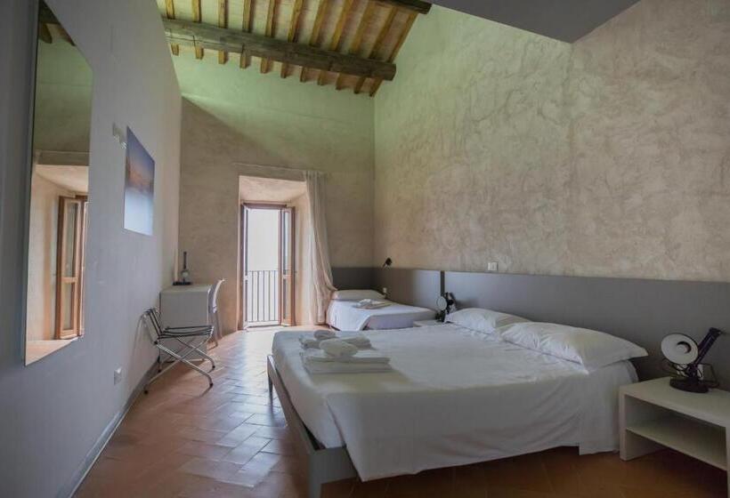 Трехместный Номер Deluxe Вид на Море, Ostello Del Castello Di Santa Severa