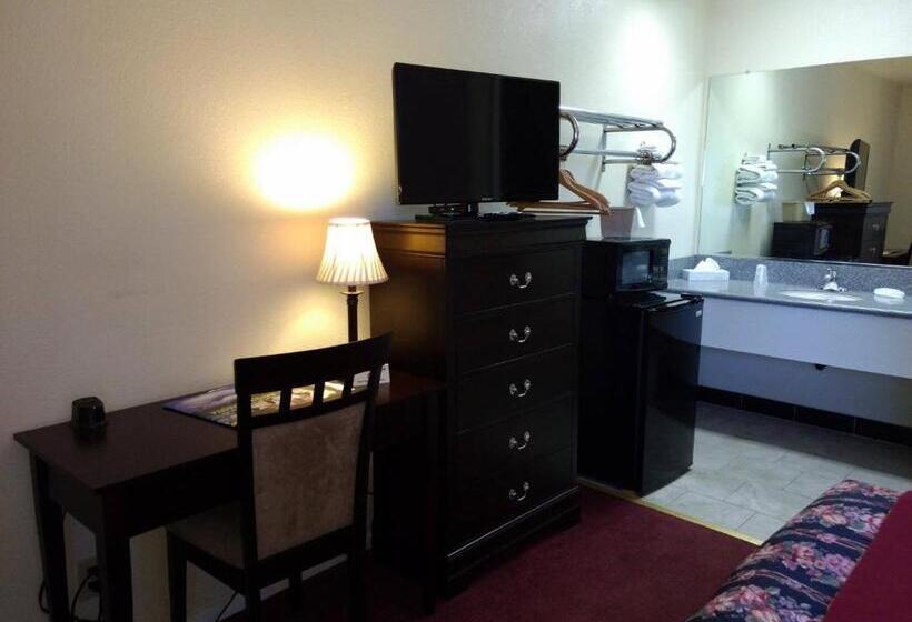 Номер Стандарт, Travelers Motel