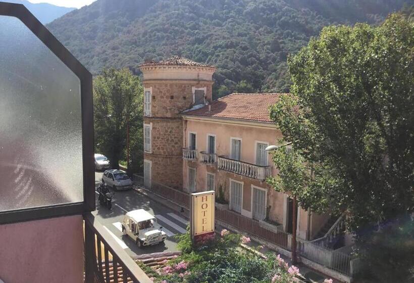 Трехместный Номер Стандарт с Балконом, Hôtel Le Bon Accueil