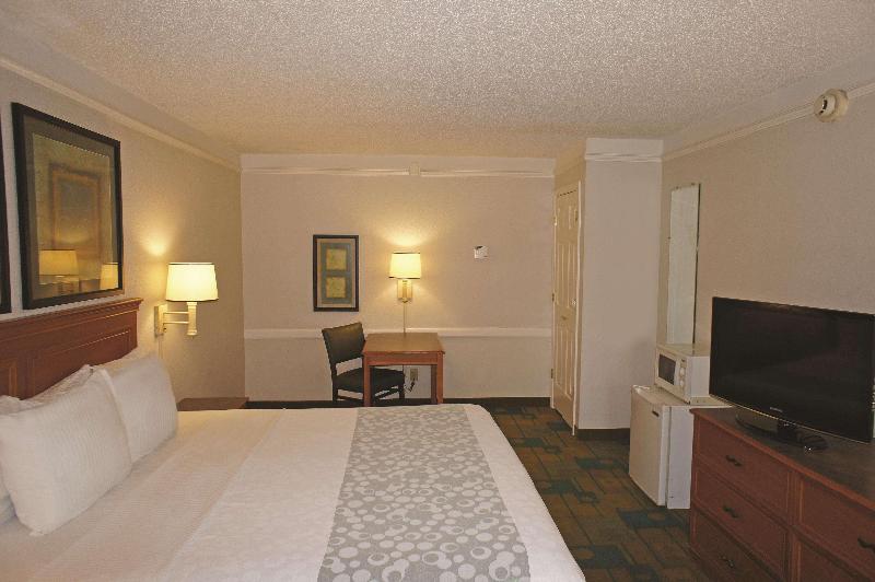 חדר סטנדרט עם מיטת קינג, La Quinta Inn By Wyndham Pensacola