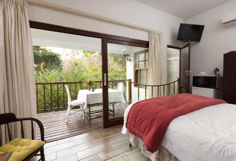 Президентский Люкс, Royston Hall Historical Guesthouse
