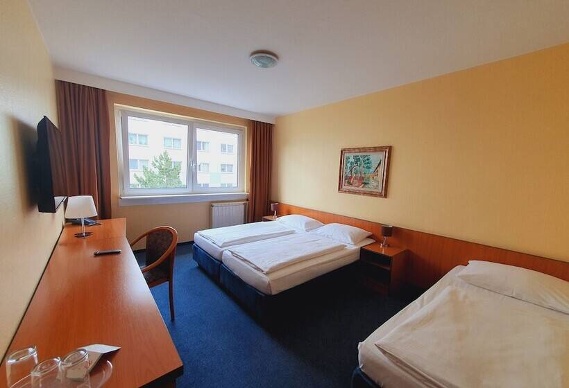 اتاق استاندارد سه نفره, Good Morning + Berlin City East