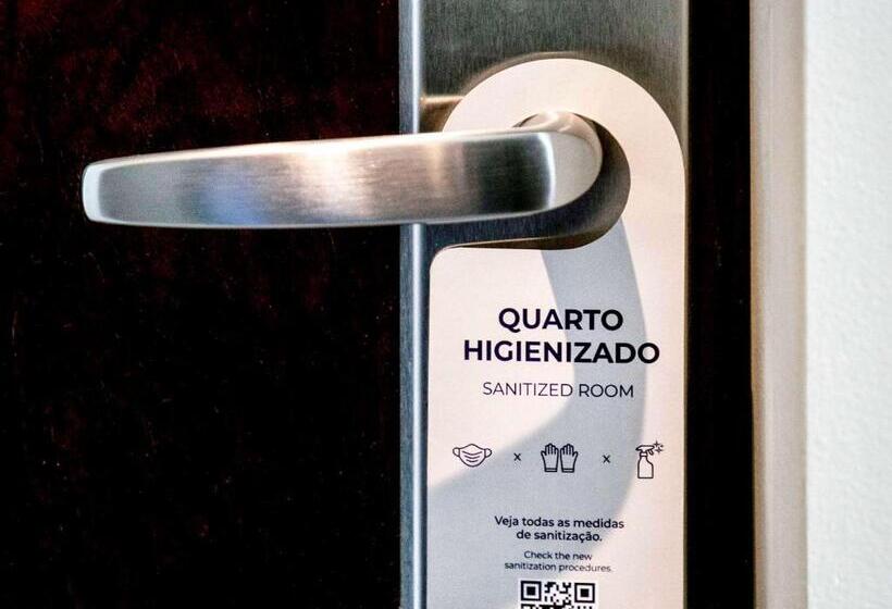 اتاق اجرایی با تخت بزرگ, Pullman Sao Paulo Guarulhos Airport