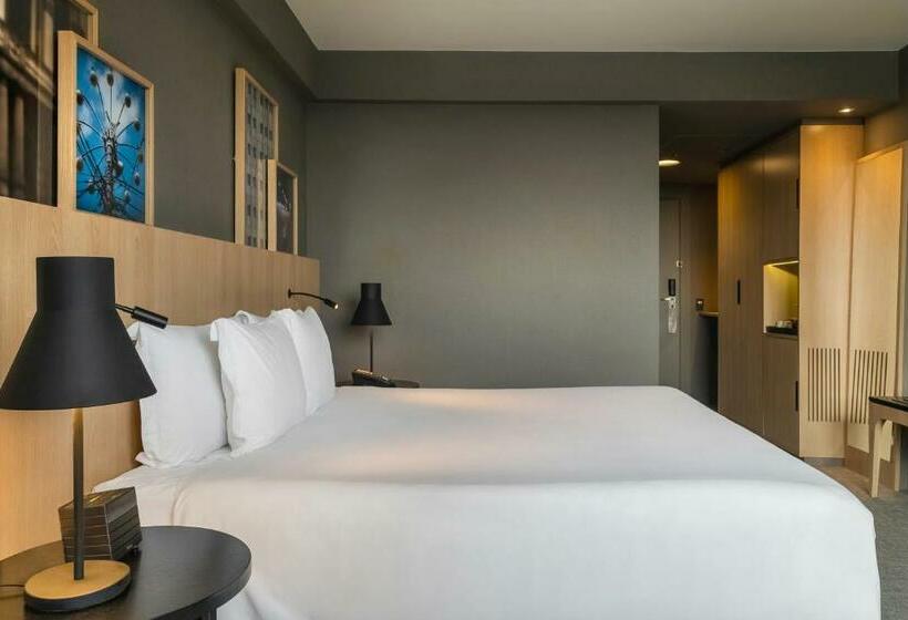اتاق اجرایی با تخت بزرگ, Pullman Sao Paulo Guarulhos Airport