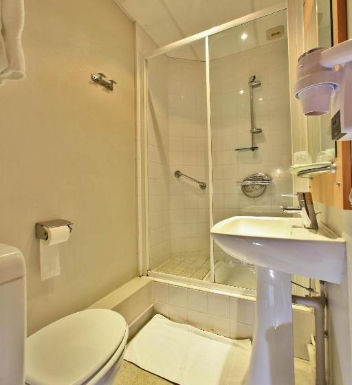 Номер Стандарт Трехместный, Logis Hôtel Le Lion D Or