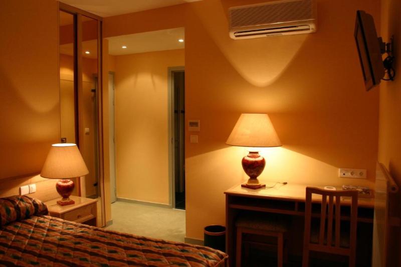 Номер Стандарт Индивидуальный, Logis Hotel Le Continental