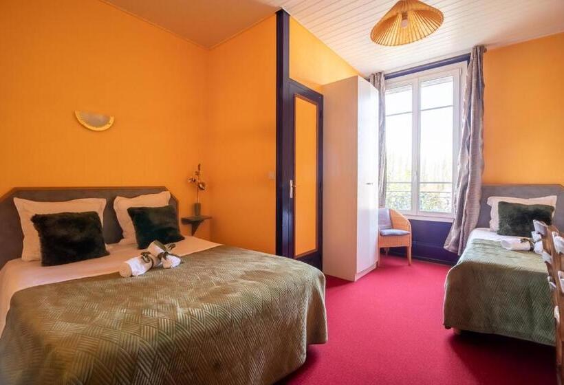 Номер Стандарт Трехместный, Montdidier Hôtel