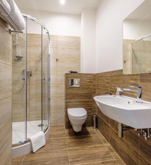 اتاق سوپریور, Reytan