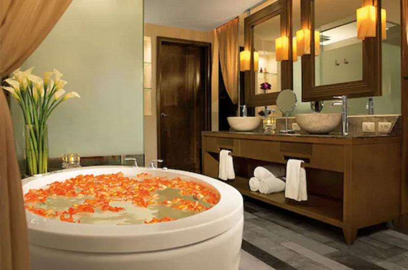 Suite Junior, Zone
