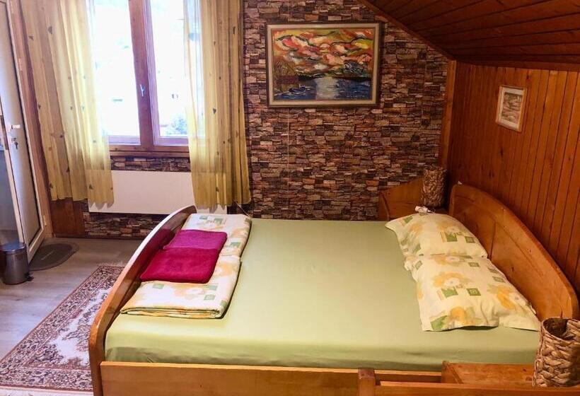 Номер Стандарт Трехместный, Guest House Niya
