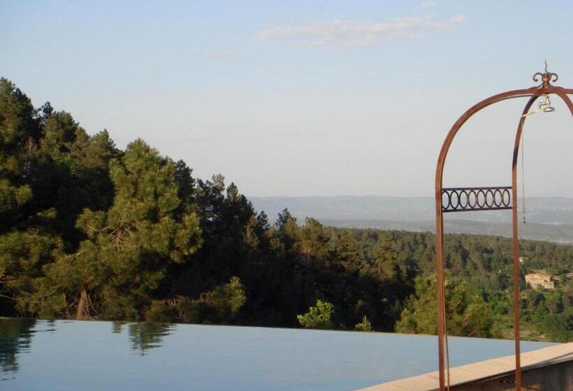Номер Стандарт Трехместный, Auberge De La Tour De Brison