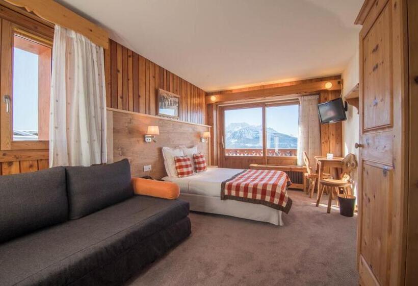 اتاق استاندارد چهارنفره با بالکن, Le Relais Du Petit Saint Bernard