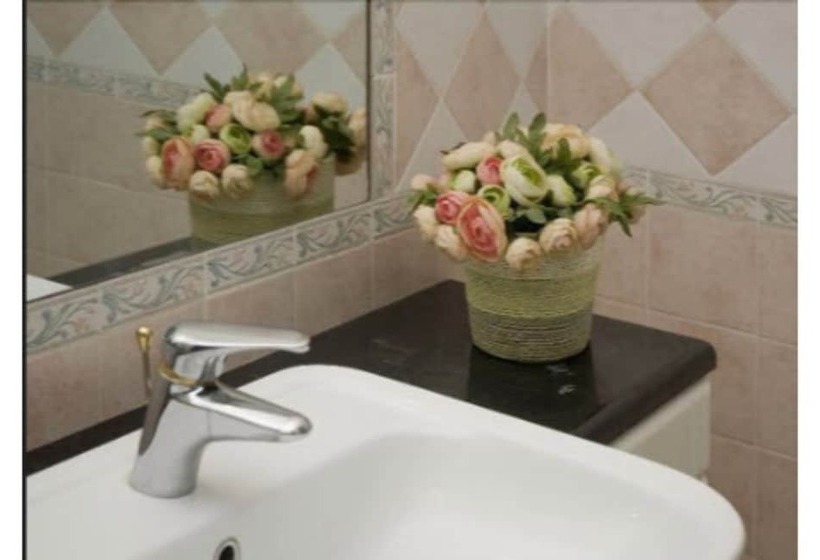 اتاق استاندارد چهار تخته, Lo Scudiero