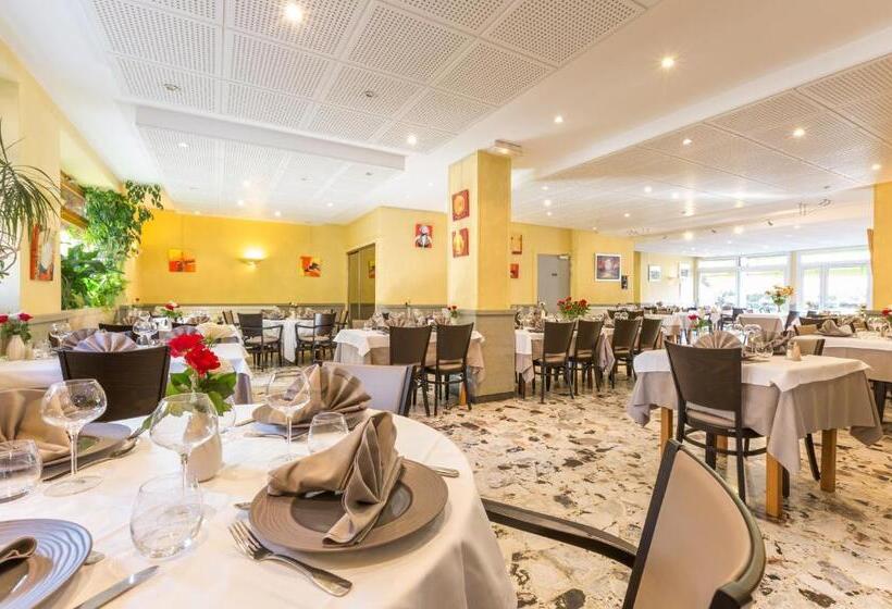 Номер Стандарт Трехместный, Logis Spa Hotel Restaurant De La Poste