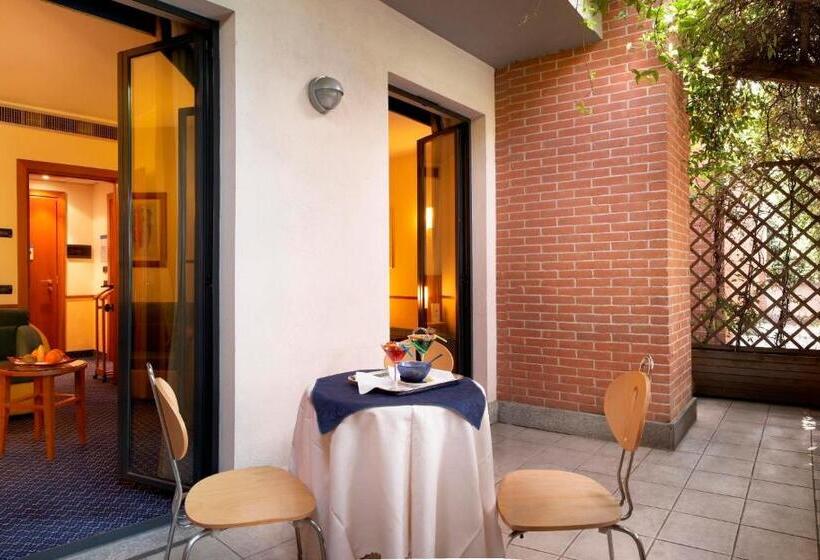 سوییت جونیور, Pacific Hotel Fortino