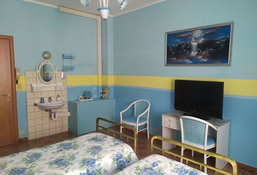 اتاق استاندارد با سرویس بهداشتی مشترک, Serenella
