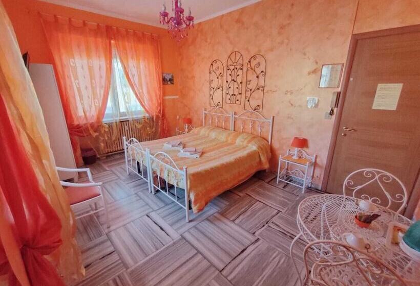 اتاق استاندارد سه نفره, Serenella