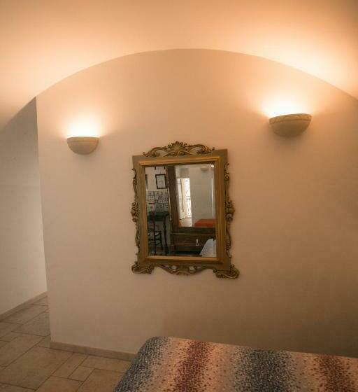 اتاق استاندارد با بالکن, B&b Del Castelvecchio