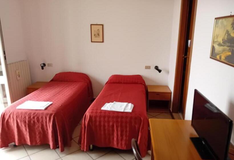 Номер Стандарт Индивидуальный, San Francesco Inn