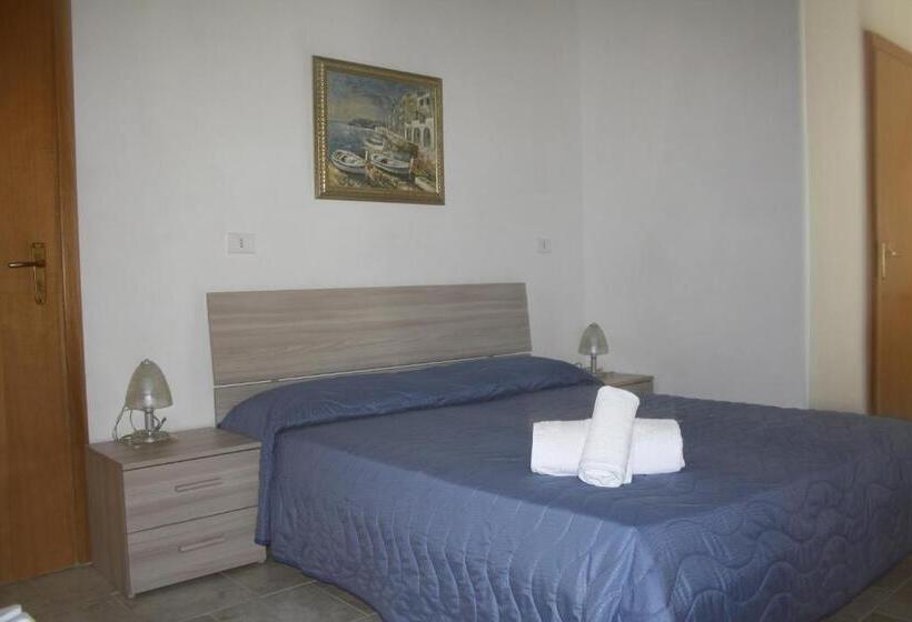 اتاق استاندارد سه نفره, B&b Borgo Pileri