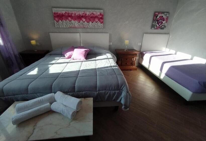 اتاق لوکس با چشم‌انداز باغ, La Bouganville B&b